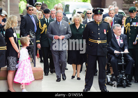 Prinz Charles und Camilla Parker-Bowles werden an den Lieutenant Governor es Diamond Jubilee Medaille Zeremonie und Rezeption begrüßt. Stockfoto