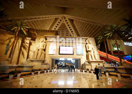 Innenraum der Pyramide im Luxor Resorthotel and Casino Las Vegas Nevada, USA Stockfoto