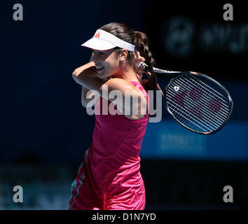 30.12.2012 Perth, Australien. Ana Ivanovic (SER) in Aktion gegen Francesca Schiavone (ITA) während der Hyundai Hopman Cup von der Perth-Arena. Stockfoto