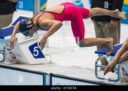 Rebecca Soni (USA) Gewinner der Goldmedaille in der Frauen 200 Meter Brustschwimmen auf die Olympischen Sommerspiele 2012, London Stockfoto