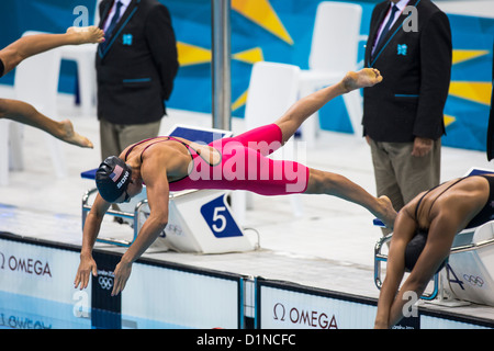 Rebecca Soni (USA) Gewinner der Goldmedaille in der Frauen 200 Meter Brustschwimmen auf die Olympischen Sommerspiele 2012, London Stockfoto