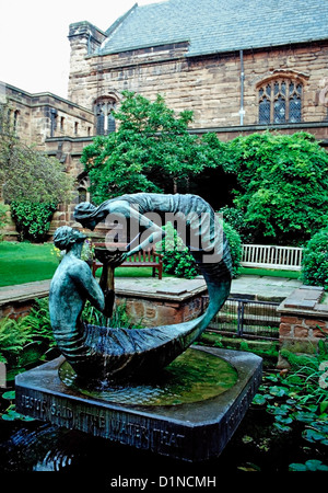 Bronze Skulptur mit dem Titel "Wasser des Lebens" von Stephen Broadbent, Chester Cathedral Stockfoto