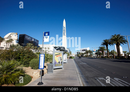 RTC Deuce Sdx Bushaltestelle vor dem Luxor Hotel am Las Vegas Boulevard Nevada USA Stockfoto