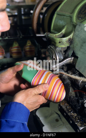 Berühmte katalanische Sandale Handwerk Fabrik von Saint Laurent de Cerdans, Östliche Pyrenäen, Languedoc-Roussillon, Frankreich Stockfoto