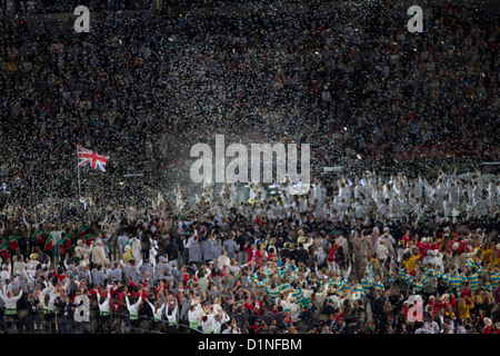 Britische Leitung von Fahnenträger Chris Hoy bei der Eröffnungsfeier, die Olympischen Spiele in London 2012 Stockfoto