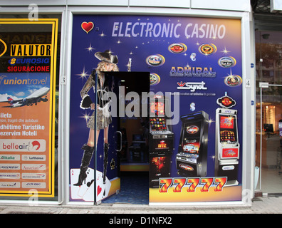 Elektro-Casino in Albanien Stockfoto