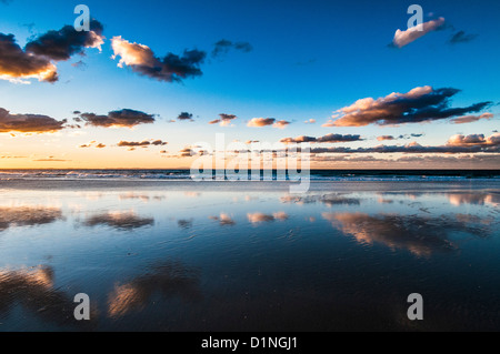 Sonnenuntergang am Flinders Beach, North Stradbroke Island, Queensland, Australien Stockfoto