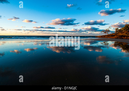 Sonnenuntergang am Flinders Beach, North Stradbroke Island, Queensland, Australien Stockfoto