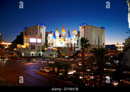 Das Excalibur Resorthotel and Casino auf dem Las Vegas Boulevard nachts Nevada USA Stockfoto