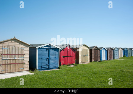 Strandhütten an Dovercourt, in der Nähe von Harwich, Essex. UK Stockfoto