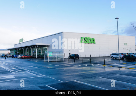 Große ASDA Supermarkt Stockfoto