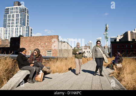 Die High Line, eröffnet 2009, ist ein Antenne urban Greenway Park auf einer erhöhten ehemaligen Schiene anspornen, West Side von Manhattan Stockfoto