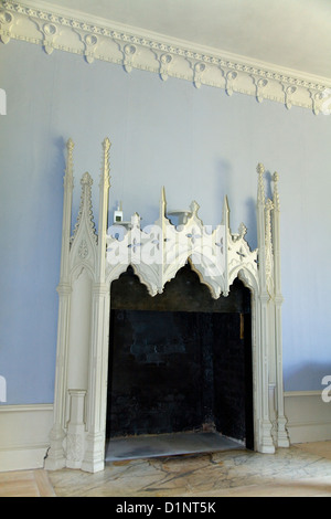 Gotische Schornstein / Mantel Stück / Kaminsims / Kaminsims des restaurierten Strawberry Hill House, Twickenham. Middlesex. VEREINIGTES KÖNIGREICH. Stockfoto