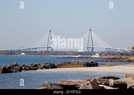 Brücke, Arthur Ravenel Jr., verbindet Charleston SC nach Mt. Pleasant über New Cooper River. Stockfoto