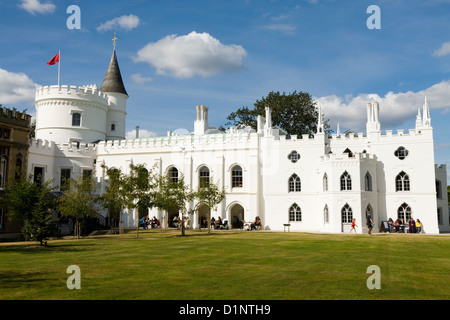 Exterieur der Strawberry Hill House, Saint Marys University, Twickenham. Middlesex. VEREINIGTES KÖNIGREICH. nach der Restaurierung mit Lotterie Finanzierung. Stockfoto