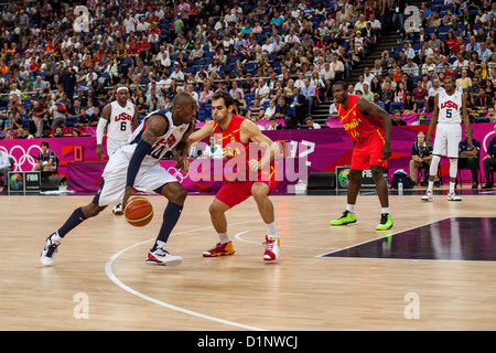 Kobe Bryant (USA) im Wettbewerb mit der Goldmedaille Herren-Basketball-Spiel bei den Olympischen Sommerspielen 2012 in London Stockfoto