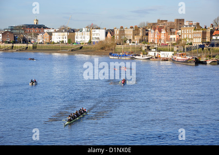 Ruder-Rennen auf der Themse, Hammersmith, London Borough of Hammersmith und Fulham, Greater London, England, Vereinigtes Königreich Stockfoto
