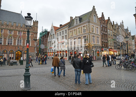 Grote Markt (Marktplatz), im historischen Zentrum von Brügge, Brügge, Provinz West-Flandern, flämische Region, Belgien Stockfoto