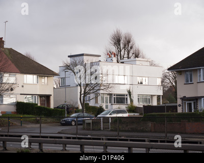 Eine weiße Art-deco-1920er oder 1930er Jahren Haus in New Malden, Süd-west-London Stockfoto