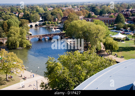 Fluß Avon vom Theater Turm Stratford-upon-Avon Warwickshire England UK Stockfoto