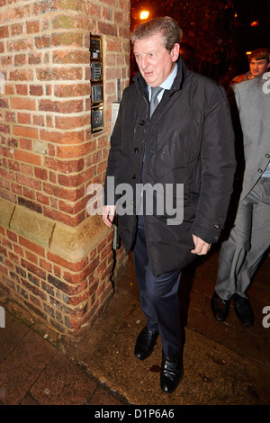 England Fußballmanager Roy Hodgson (Bild links) verlässt nach Bewältigung der Oxford Union Stockfoto