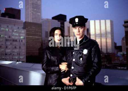 Harter Mann In Uniform ich Liebe Mann In Uniform Brigitte Bako, Tom McCamus Henry (Tom McCamus) Verliebt Sich in Seine Stockfoto