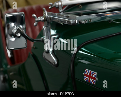 Nahaufnahme von Anschluß-Markierungsfahne auf 1949 MG, Modell TC Cabrio Stockfoto