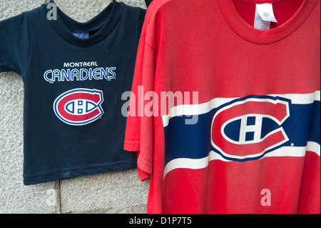 Nahaufnahme von Souvenir T-shirts für Verkauf, Ville-Marie, Montreal, Quebec, Kanada Stockfoto