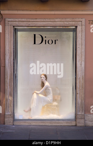 Männchen im Fenster Dior speichern Via Condotti Rom shopping Fashion Luxus Italien Stockfoto