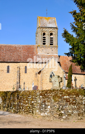 Kirche und Friedhof des Dorfes Saint-Ceneri-le-Gerei, klassifiziert "The Most schöne Dörfer von Frankreich", Abteilung von der Orne Stockfoto