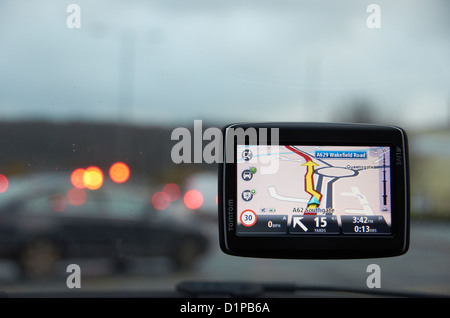 Sat Nav auf dem Bildschirm eines Fahrzeugs. Stockfoto