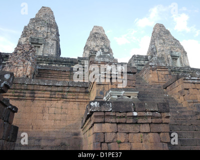 Der Ost-Mebon ist ein alter Tempel der Hindu-Gott Shiva gewidmet und wurde im 10. Jahrhundert in Angkor, Kambodscha. Stockfoto