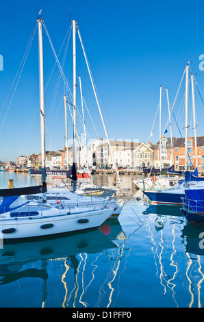 Yachten ankern im alten Hafen Weymouth Dorset England UK GB EU Europa Stockfoto