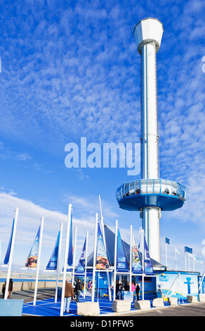 Menschen Schlange stehen am Weymouth Sealife Turm The Quay Weymouth Bucht Dorset England UK GB EU Europa Stockfoto