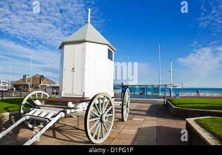 Replik von George III Weymouth Baden Maschine auf der Strandpromenade Weymouth Dorset England GB UK EU Europa renoviert Stockfoto