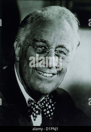 Präsident Franklin d. Roosevelt, 32. Präsident der Vereinigten Staaten von Amerika, lächelnd und tragen Bowtie, Portrait, 5. Juni 1944 Stockfoto