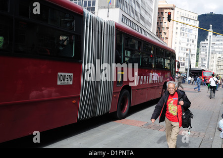 TransMilenio in Bogotá Kolumbien Abteilung des Cundimarca Stockfoto