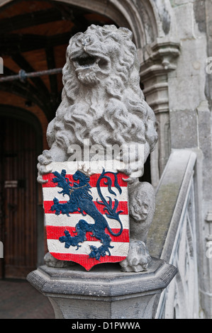 Griffon Statue Heilig-Bloedbasiliek-Basilika des Heiligen Blutes Brügge Belgien Stockfoto