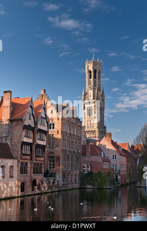 Belfort Belfried und Rozenhoedkaai Brügge Belgien Stockfoto