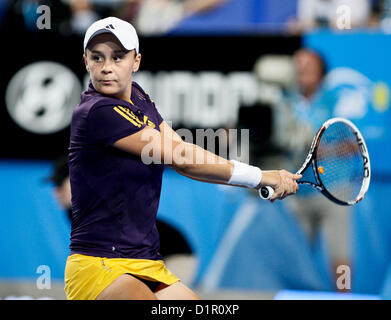 02.01.2013 Perth, Australien. Ashleigh Barty (AUS) in Aktion gegen Francesca Schiavone (ITA) während der Hyundai Hopman Cup von der Perth-Arena. Stockfoto