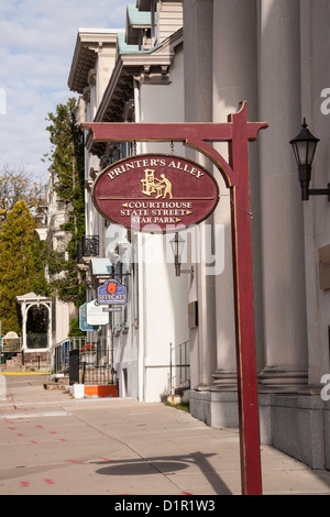 Des Druckers Gasse Zeichen, East Court Straßenszene, Doylestown, PA Stockfoto