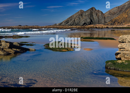 Portugal, Algarve: Ebbe am Strand Praia da Amoreira in Aljezur Stockfoto