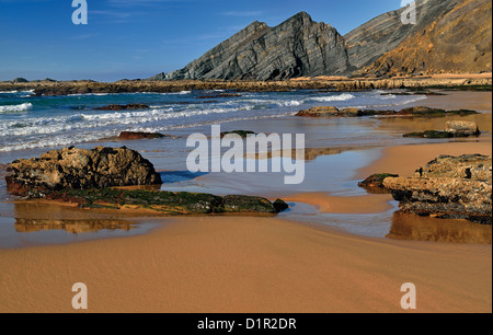 Portugal, Algarve: Ebbe am Strand Praia da Amoreira in Aljezur Stockfoto