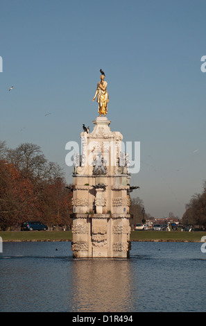 Die Diana Fountain in Bushy Park, in der Nähe von Kingston, UK. Stockfoto