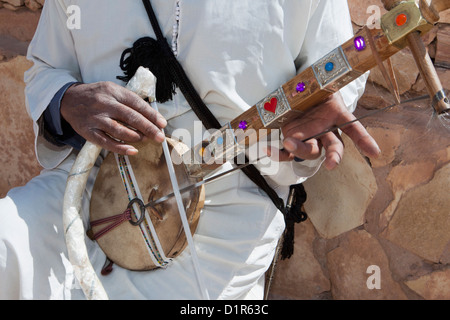 Marokko, Ait Benhaddou. Lokale Musiker. Stockfoto