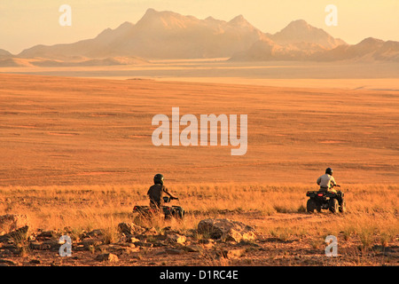 Quad-Bikes im Norden Namibias Hartman-Tal Stockfoto