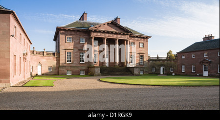 Paxton House Estate, Berwickshire, stattliches Haus neben dem Fluss Tweed - der Eingang und die Flügel Stockfoto