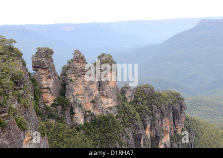 KATOOMBA, Australien - die Felsformation der Three Sisters in den Blue Mountains, wie vom Echo Point in Katoomba, New South Wales, Australien gesehen bekannt. Stockfoto
