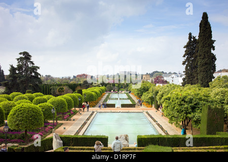 Gärten der Festung Alcazar der christlichen Monarchen in Córdoba, Andalusien, Spanien. Stockfoto