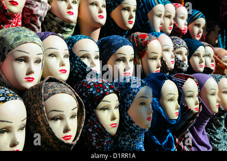 Nahaufnahme der weibliche Schaufensterpuppe Köpfe Hijab Stockfoto